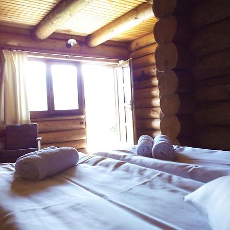 Casa Muntelui - Sambata Pensionat Sîmbăta de Sus Eksteriør billede