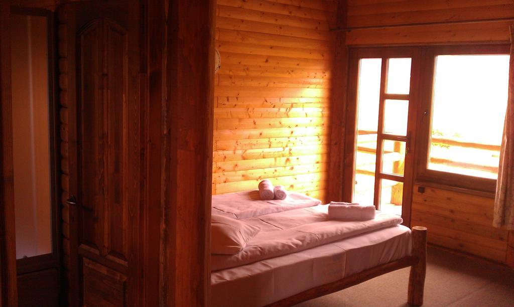 Casa Muntelui - Sambata Pensionat Sîmbăta de Sus Værelse billede