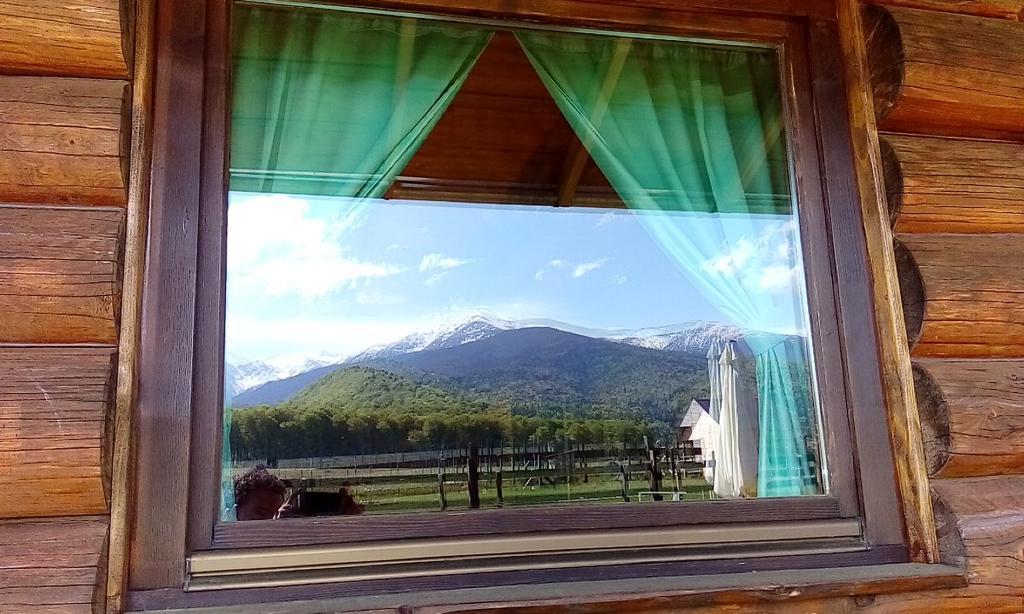 Casa Muntelui - Sambata Pensionat Sîmbăta de Sus Eksteriør billede