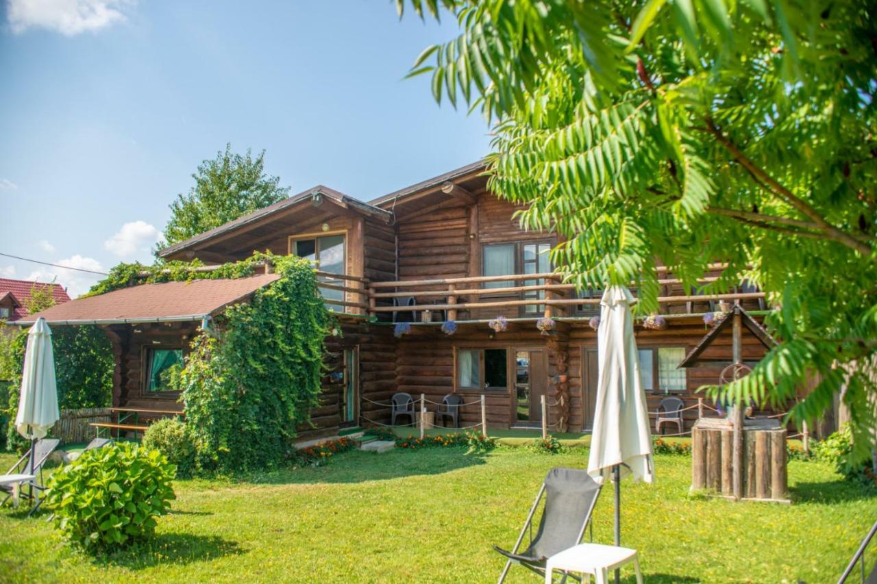 Casa Muntelui - Sambata Pensionat Sîmbăta de Sus Eksteriør billede